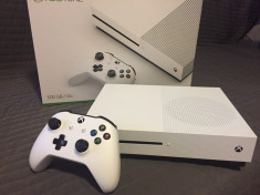 Xbox One S foto