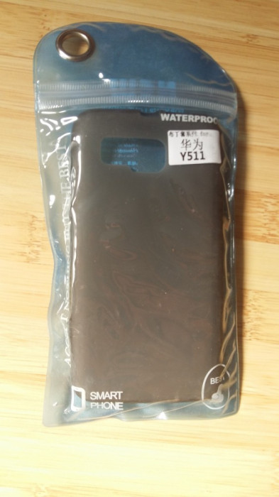 husa silicon Huawei Ascend Y511 WATERPROOF + FOLIE STICLA