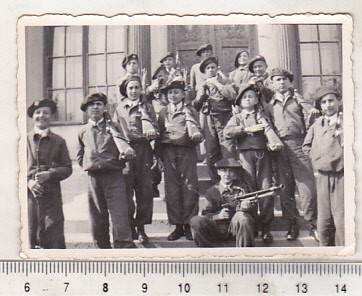 bnk foto - Elevi ai Liceului Militar iasi cu armamentul de instructie - 1940 foto