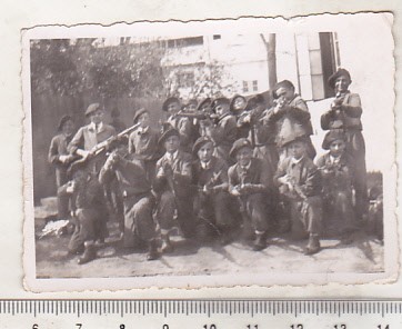 bnk foto - Elevi ai Liceului Militar iasi cu armamentul de instructie - 1940 foto