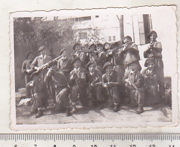 bnk foto - Elevi ai Liceului Militar iasi cu armamentul de instructie - 1940