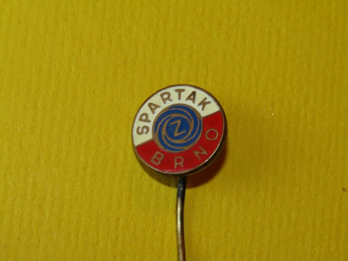 Insigna (veche) fotbal - SPARTAK BRNO (Cehia)
