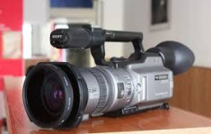 URGENT Vanzare camera video &amp;quot;Sony VX 2100 foto