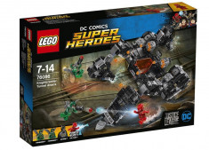 LEGO DC Super Heroes - Atacul din tunel al lui Knightcrawler 76086 foto