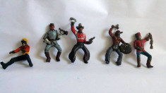 lot 5 figurine cauciuc: 1 indian, 1 cowboy, 2 soldati si 1 sofer, cca 6cm foto