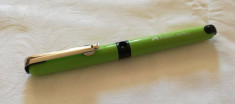 Stilou Faber Castell made in Germany de culoare verde scrie subtire foto