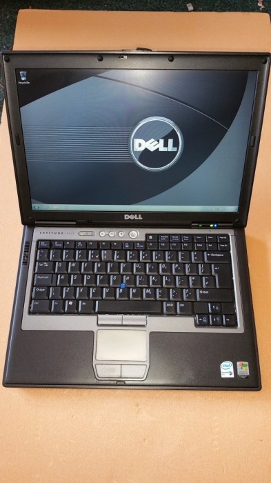 Laptop Dell Latitude D620 14.1" Intel Core Duo 1.66 GHz, 40 GB HDD, 2 GB DDR2 foto mare Laptop Dell Latitude D620 14.1" Intel Core Duo 1.66 GHz, 40 GB HDD, 2 GB DDR2 foto mare