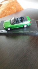 macheta opel astra f cabriolet 1992-1998 ixo 1/43. foto