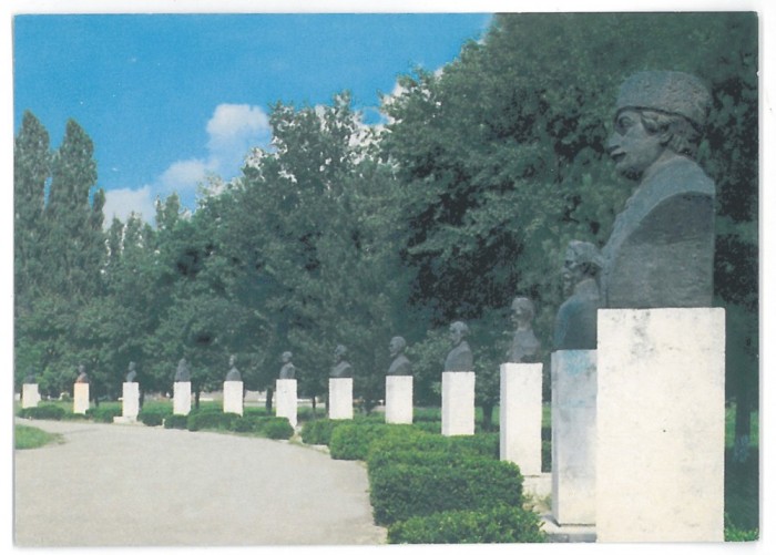 7161 - Romania ( 409 ) - Alba, BLAJ, statues - postcard - unused - 1998 foto mare 7161 - Romania ( 409 ) - Alba, BLAJ, statues - postcard - unused - 1998 foto mare