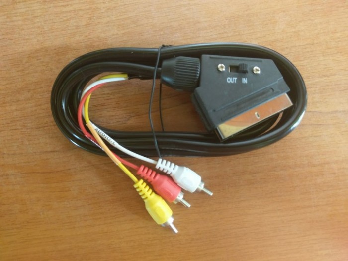 Cablu scart la 3RCA cu intr 1,5m