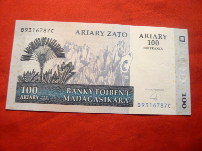 Bancnota 100 ariary = 500 Fr. 2004 Madagascar