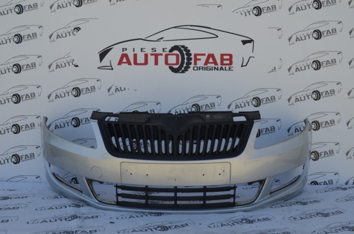 Bara fata Skoda Fabia 2 facelift foto mare Bara fata Skoda Fabia 2 facelift foto mare