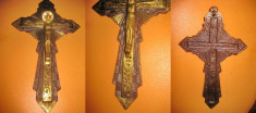 Crucifix stil gotic bronz vechi mesaj avez pitie de nous. foto