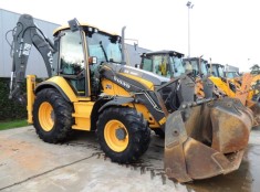 Vand Buldoexcavator Volvo BL71 PLUS , 3 cupe, 4000 ore foto