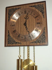 Ceas de perete ,pendula cu 2 greutati marca Hermle in stare exceptionala foto