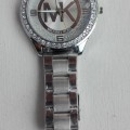 Ceas replica MK Michael Kors, model nou, elegant, bratara metalica + CUTIE CADOU Ceas replica MK Michael Kors, model nou, elegant, bratara metalica + CUTIE CADOU