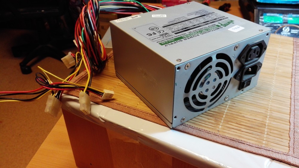 WINTOP WT-235GTX(A) 235W ATX 20-PIN, 4xMOLEX, 2xFDD