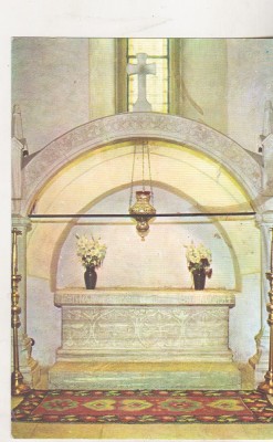 bnk cp Manastirea Putna - Mormantul lui Stefan cel Mare - uzata foto