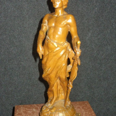 Statueta antica perioada anilor 1900 din antimoniu ,stare foarte buna,44 cm h