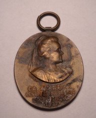 Medalie Regina Elisabeta Societatea de Binefacere Munca 1911 foto