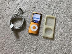 Ipod nano 4th gen 8GB+cablu+husa silicon noua pentru protectie (baterie 11 ore) foto