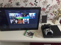 XBOX ONE CU 2 CONTROLLERE HUSE DE SILICON SI 3 JOCURI !! foto