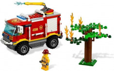 LEGO CITY - Camion pompieri (4208) + masina comandant pompieri (60001) foto