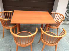 Vand mese si scaune din lemn de cires pentru restaurant foto