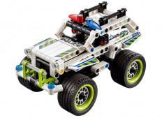 LEGO Technic - Interceptorul politiei 42047 foto