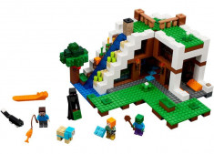LEGO Minecraft - Baza de la Cascada 21134 foto