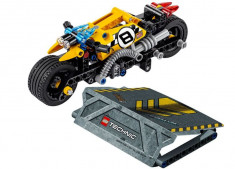 LEGO Technic - Motocicleta de cascadorie 42058 foto