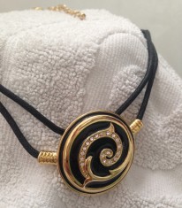 Colier Spectaculos - Lantisor-INOX placat cu aur 18k si SWAROVSKI martisor