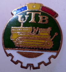 I.116 INSIGNA ROMANIA AUTO UTB UZINA TRACTORUL BRASOV TRACTOR V1 h19mm email foto