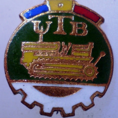 I.158 INSIGNA ROMANIA AUTO UTB UZINA TRACTORUL BRASOV TRACTOR V1 h19mm email