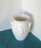 Cumpara ieftin Vaza ceramica alba emailata - design Martha Grunditz, Guldkroken Hjo Suedia