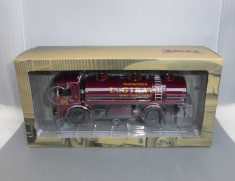 Camion Saviem SM170 Cisterna L. Giraud, Ixo/Altaya, 1/43 foto