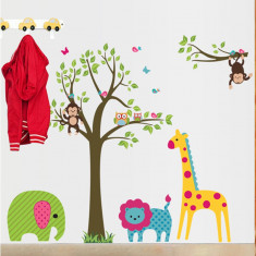 Sticker decorativ copii - In jungla colorata foto