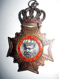 Medalie Karol cel mare arama stare buna. Inaltime totala 10 cm, latime 6.5cm., Dreptunghiular, Lemn