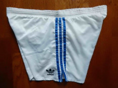 Pantaloni scurti vintage Adidas; marime L, vezi dimensiuni exacte foto