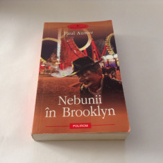 PAUL AUSTER NEBUNII DIN BROOKLYN ,R2