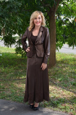 Costum elegant din trei piese, maro din satin (Culoare: MARO, Marime: 42) foto