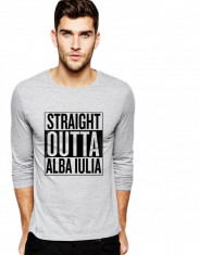 Bluza barbati gri cu text negru - Straight Outta Alba Iulia foto