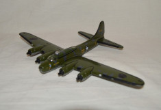 Macheta metal jucarie avion Boeing B-17 Flying Fortress Memphis Belle 124485 foto