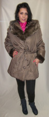 Jacheta moderna, de culoare negru, crem cu gluga din blana (Culoare: CREM, Marime: 46) foto