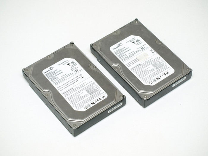 Lot 2 harduri Seagate Barracuda 250 GB, 7200rpm.