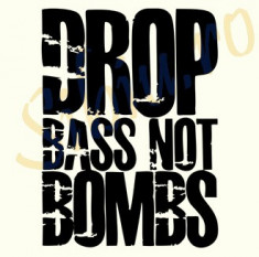 Drop Bass Not Bombs_Tuning Auto_Cod: CST-148_Dim: 15 cm. x 11.1 cm. foto