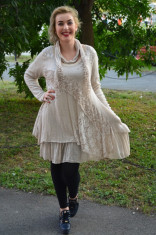 Rochie tricotata, de toamna, bej, design cu insertii de dantela (Culoare: BEJ, Marime: 46) foto