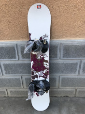 Placa snowboard Noua! Roxy Ally 151cm cu legaturi Noi! foto