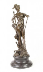 Sculptura in bronz Diana -zeita vanatorii foto