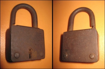 Lacat vechi metal Romania BA nr1. Marimi: 7.5/4.5/4cm. foto